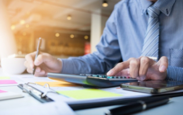 Maliyyə sektorunda uğurlu karyera